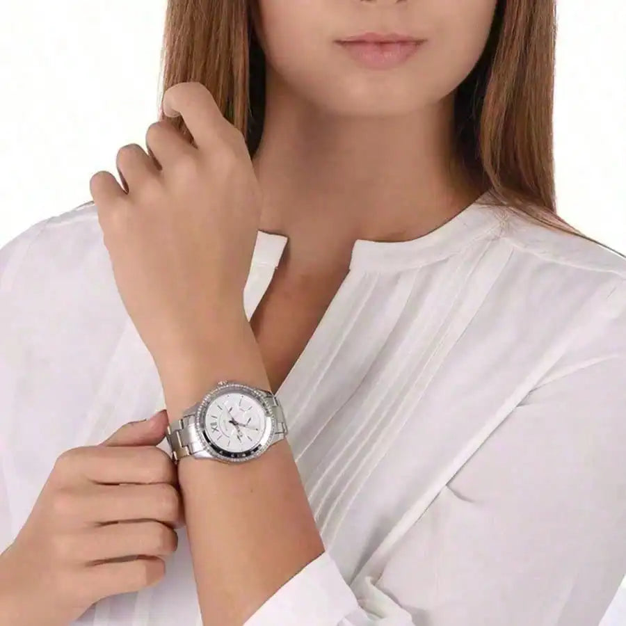 Fossil Woman Watches Elegant Quartz Watch, Round Dial Calendar Display, Stainless Steel Strap, Fashionable Versatile Daily Wear