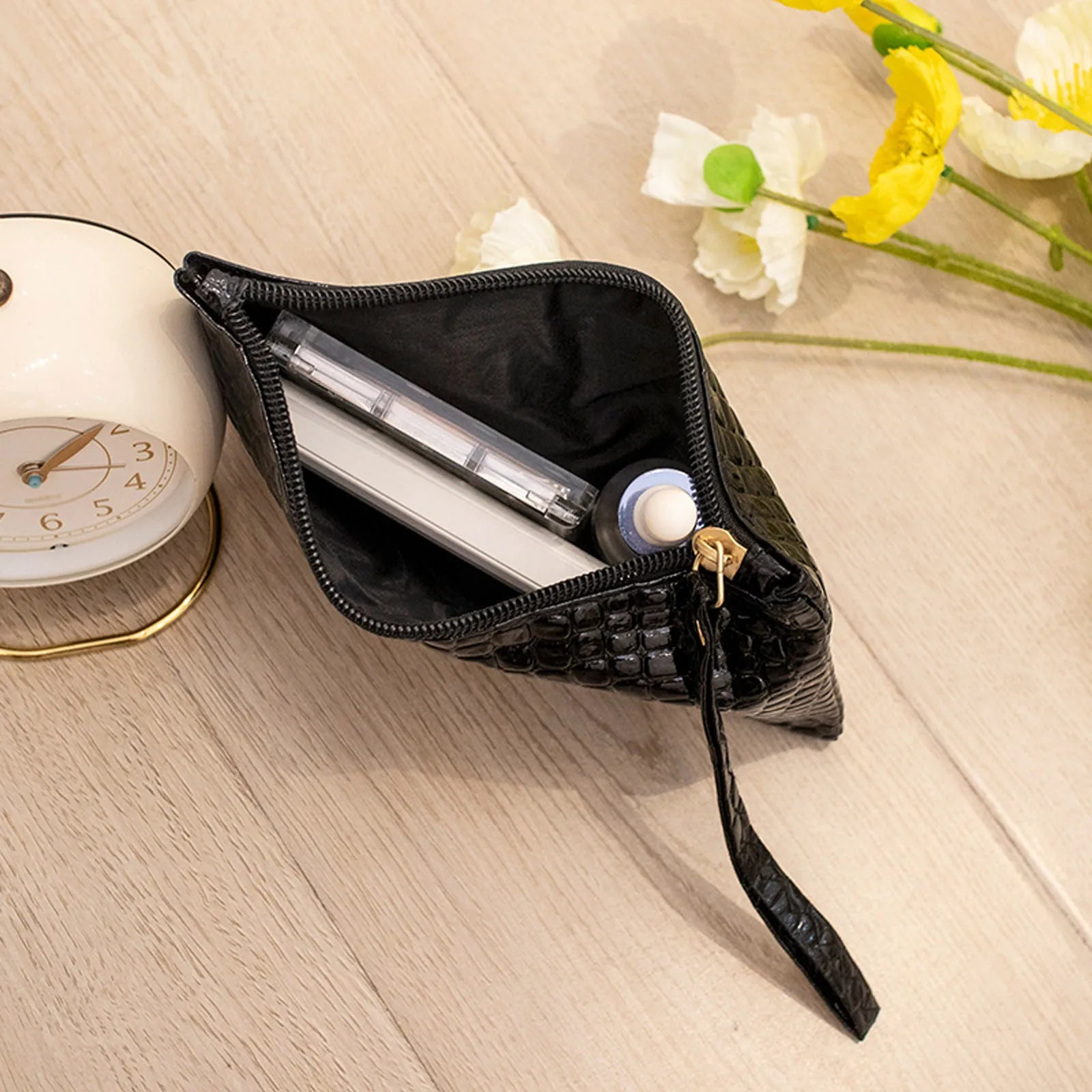 Fashion Women Artificial Leather Underarm Phone Bags Envelope Clutch Bag Card Holder Purse Solid Colors New Thin Clutch Bag