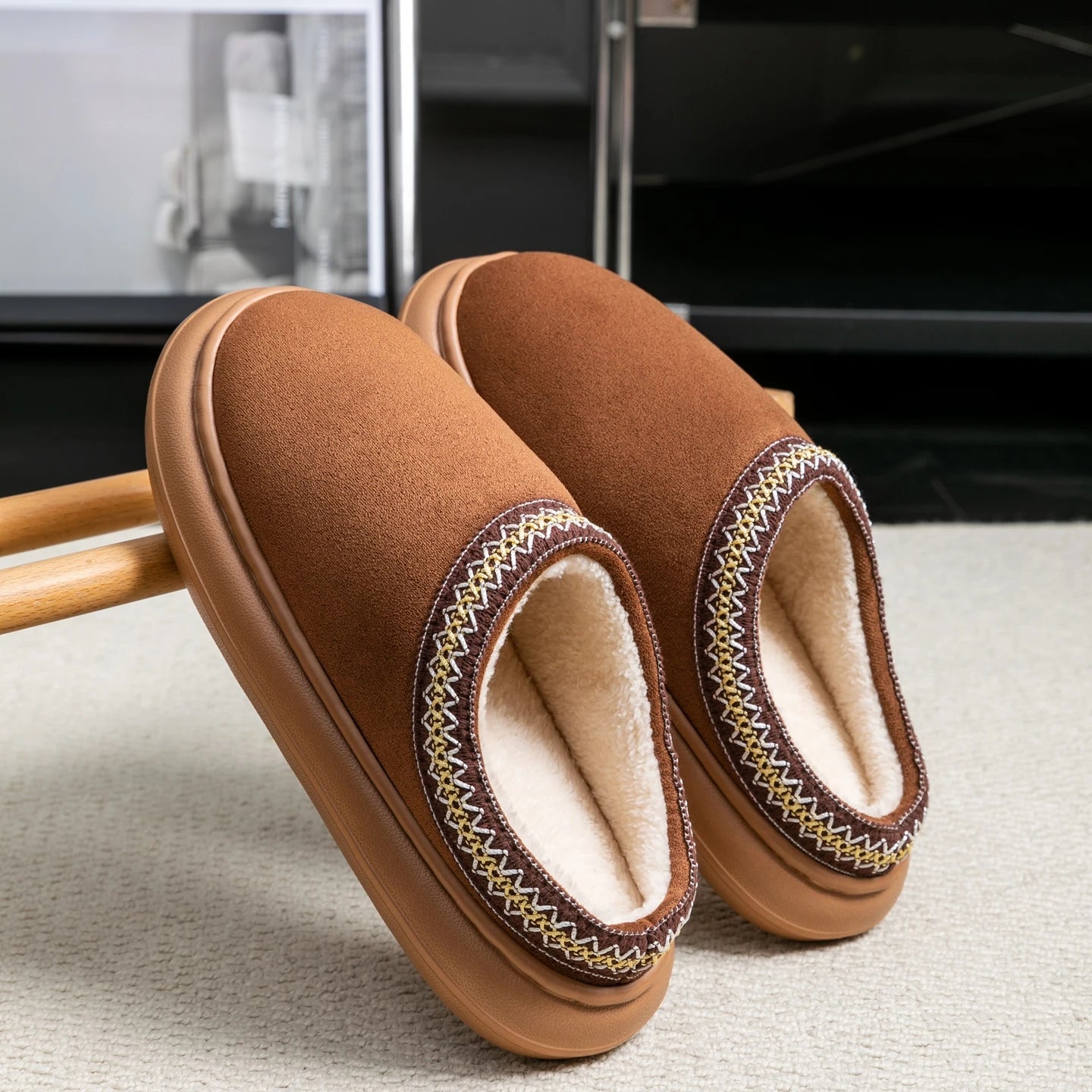 Men's Plush Slippers for Winter Thick Fuzzy Indoor House Shoes with Lightweight EVA Sole, Cozy Warm Slippers for Fall and Winter