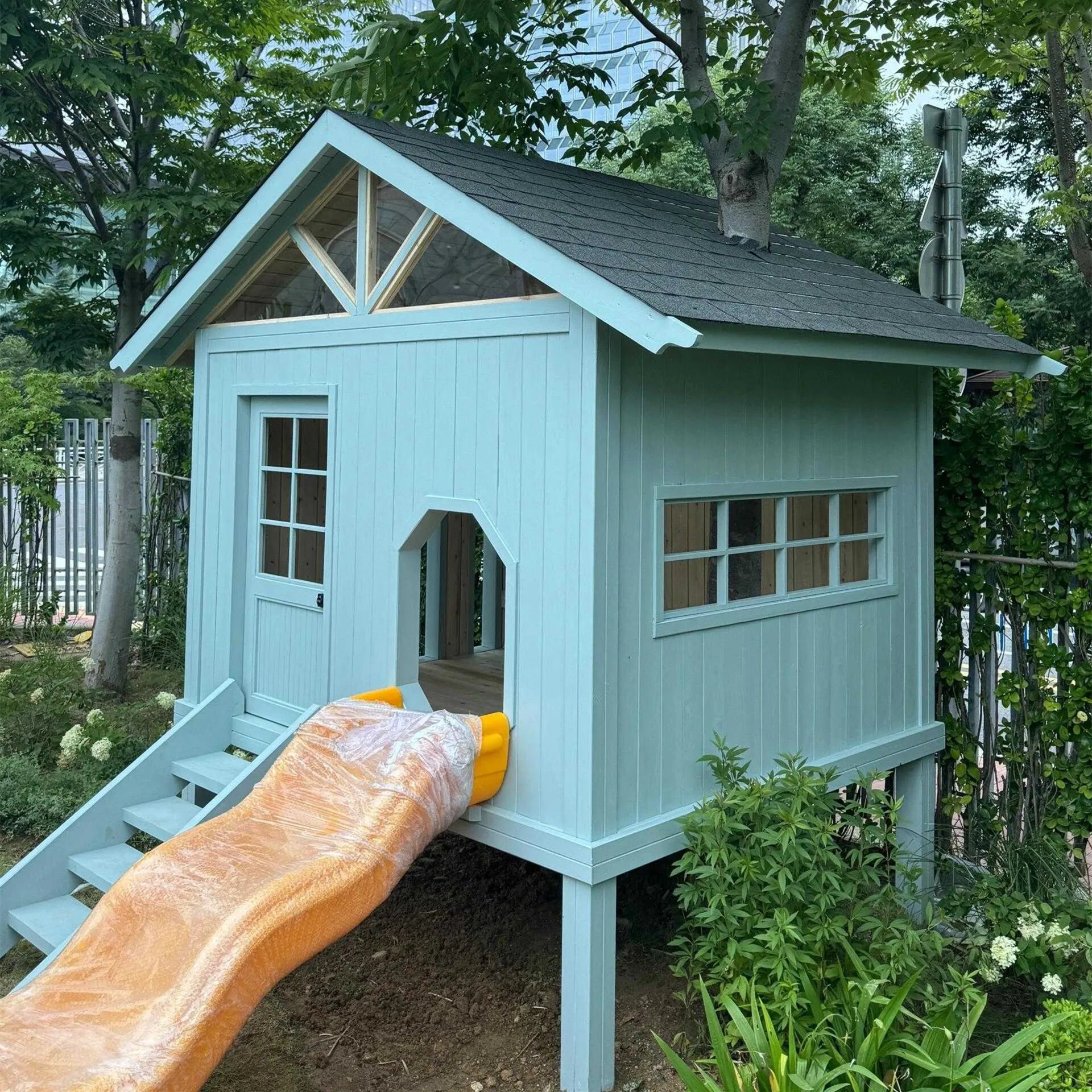 Kindergarten Playhouse Outdoor Assembly Slide Tree House Children Climbing Cabin Mobile Garden Gazebo Wooden House